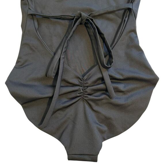 NWT Londre Ruffle Shoulder One Piece Swimsuit Black XS - Picture 4 of 10